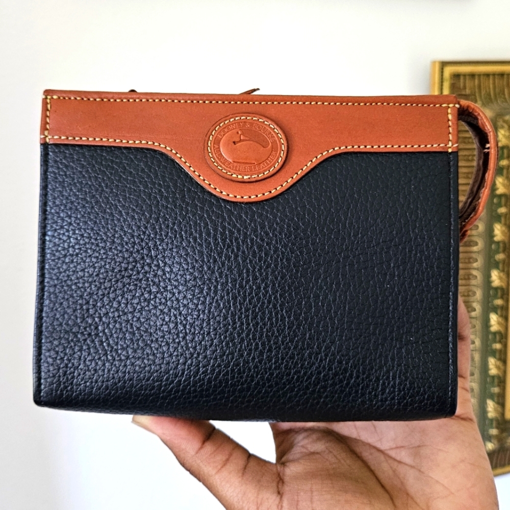 Rare Vintage Dooney And Bourke All Weather Leather Toiletry Pouch